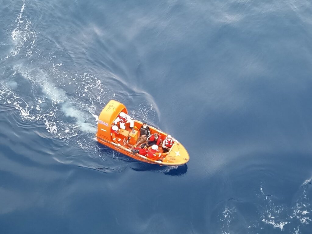rescue and search for white pearl crew