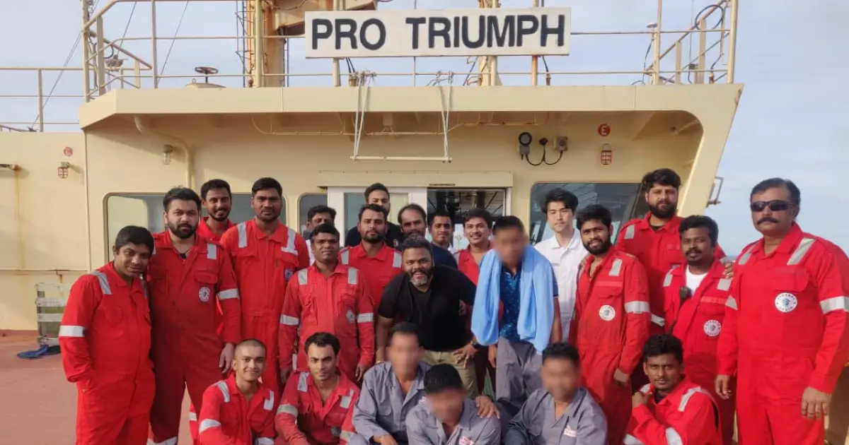 Captain O Byeong Eun and his crew on the “PRO TRIUMPH”