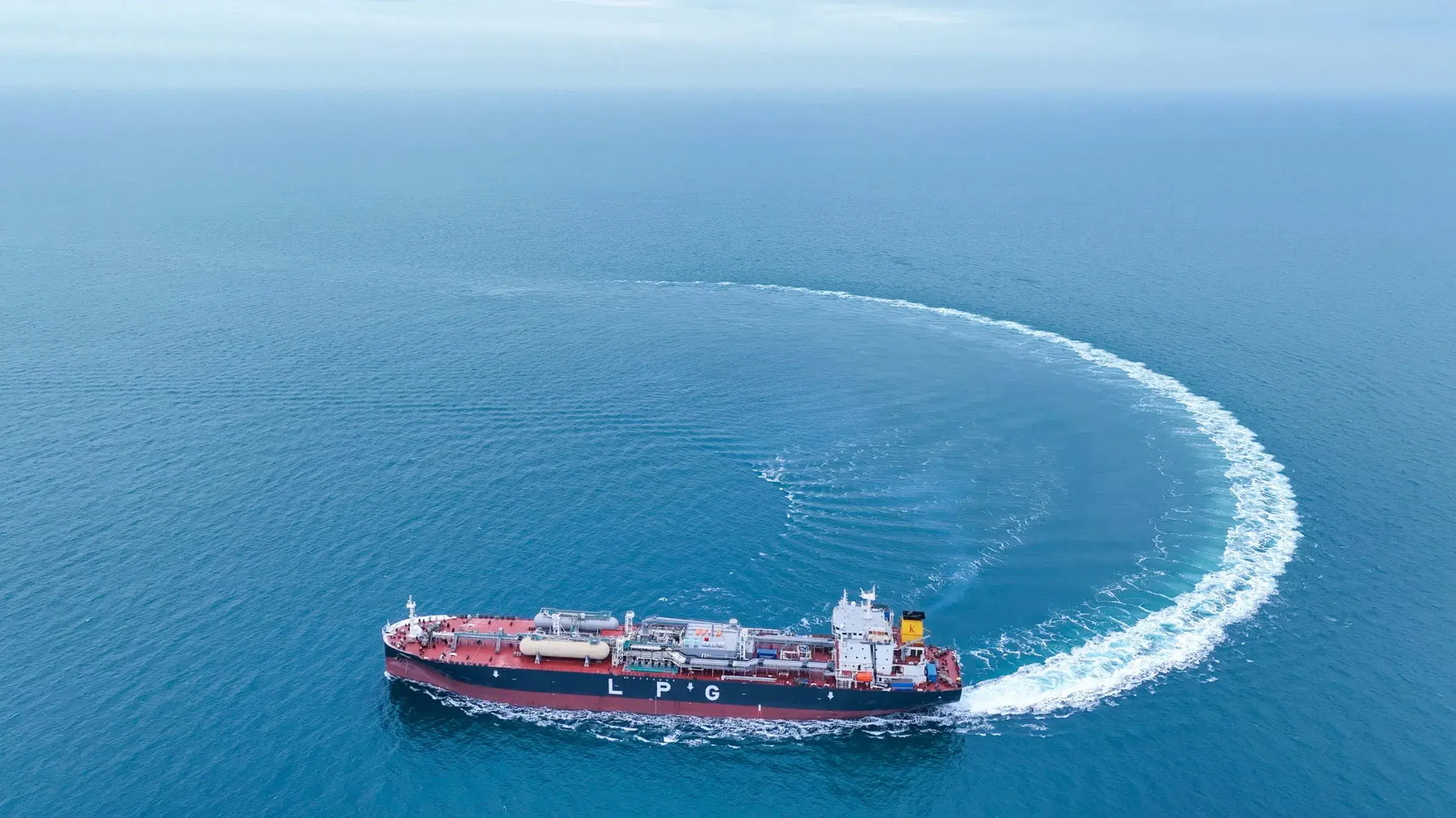 Synergy Maritime, 이중연료 LPG 운반선 'Mirai'의 전체 기술 관리를 맡습니다.