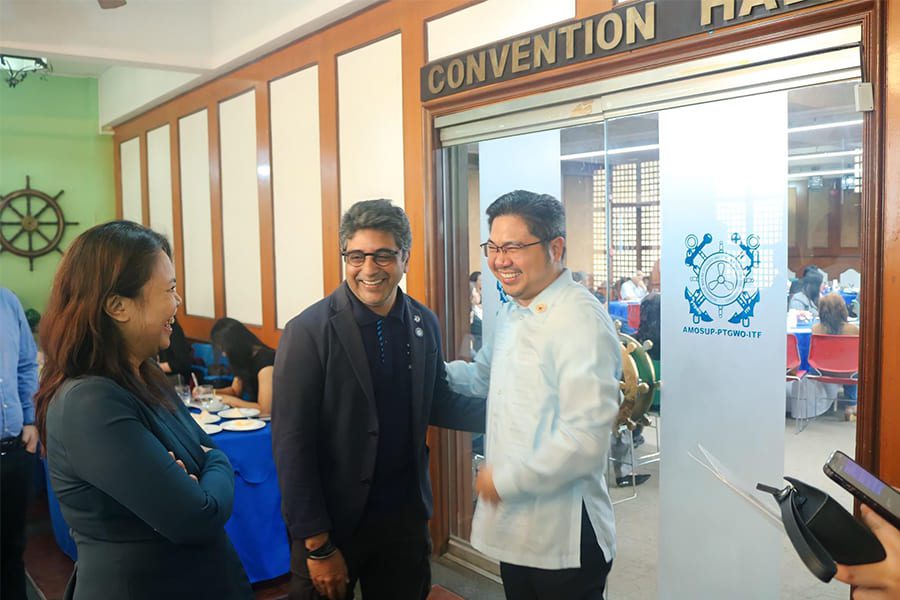 Discussion at ALMA event in Manila
