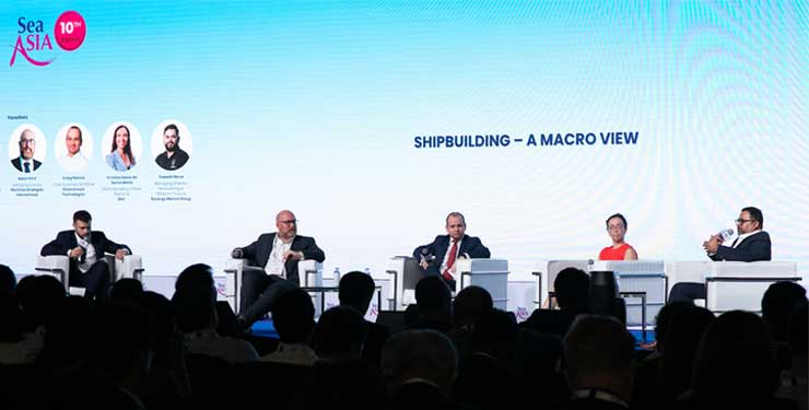 Sea Asia 2025 maritime experts discussing ship retrofitting, alternative fuels, and decarbonisation strategies.