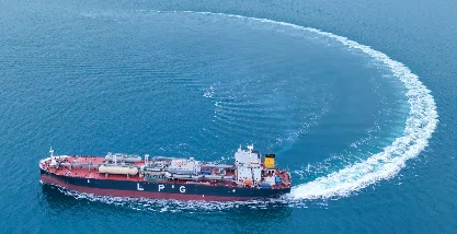 The fully refrigerated LPG carrier Mirai turning at sea, capable of LNG, ammonia, and VCM operations.